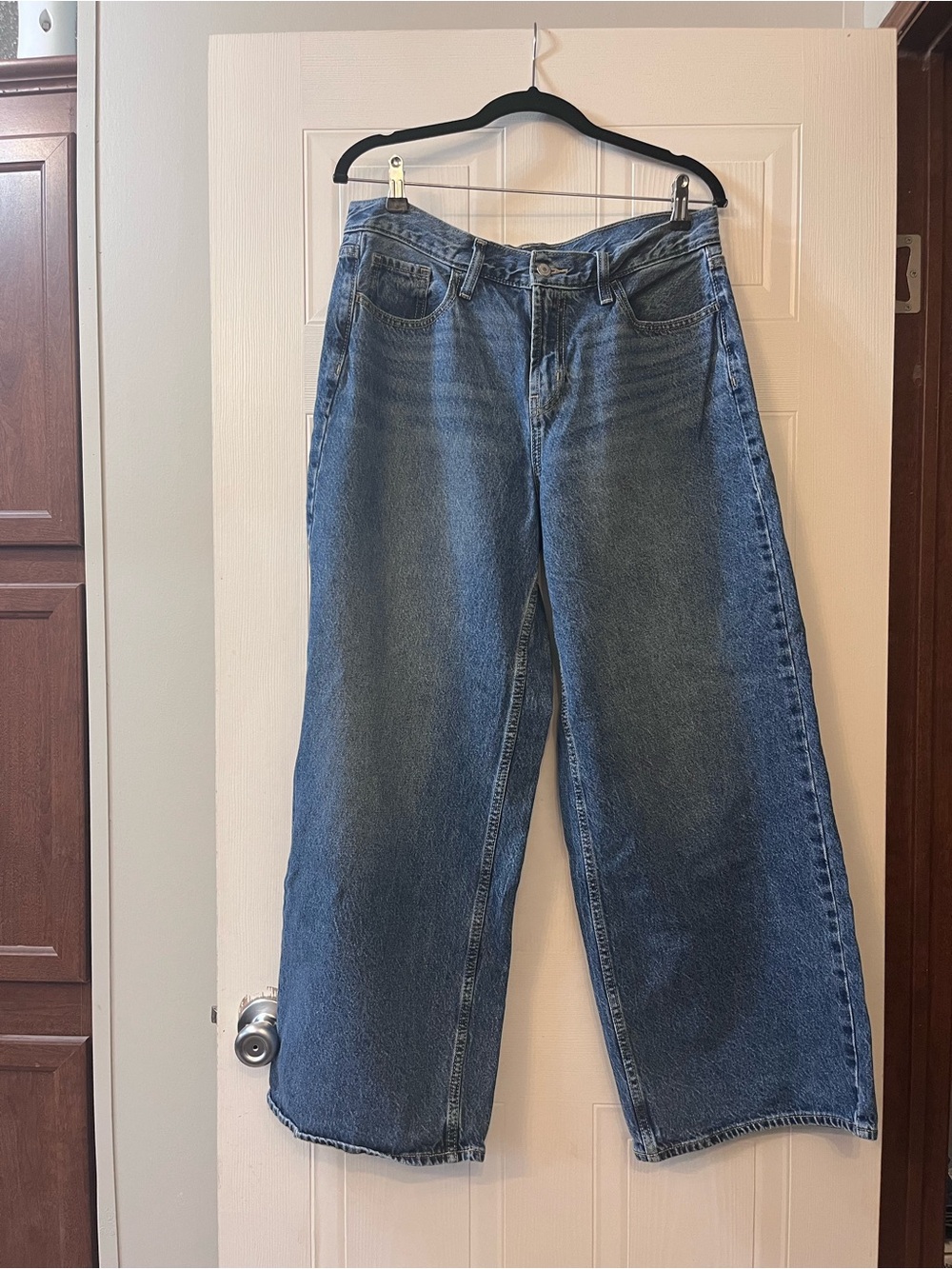 Old Navy Wide Leg Flare Jeans in Medium Blue Wash
